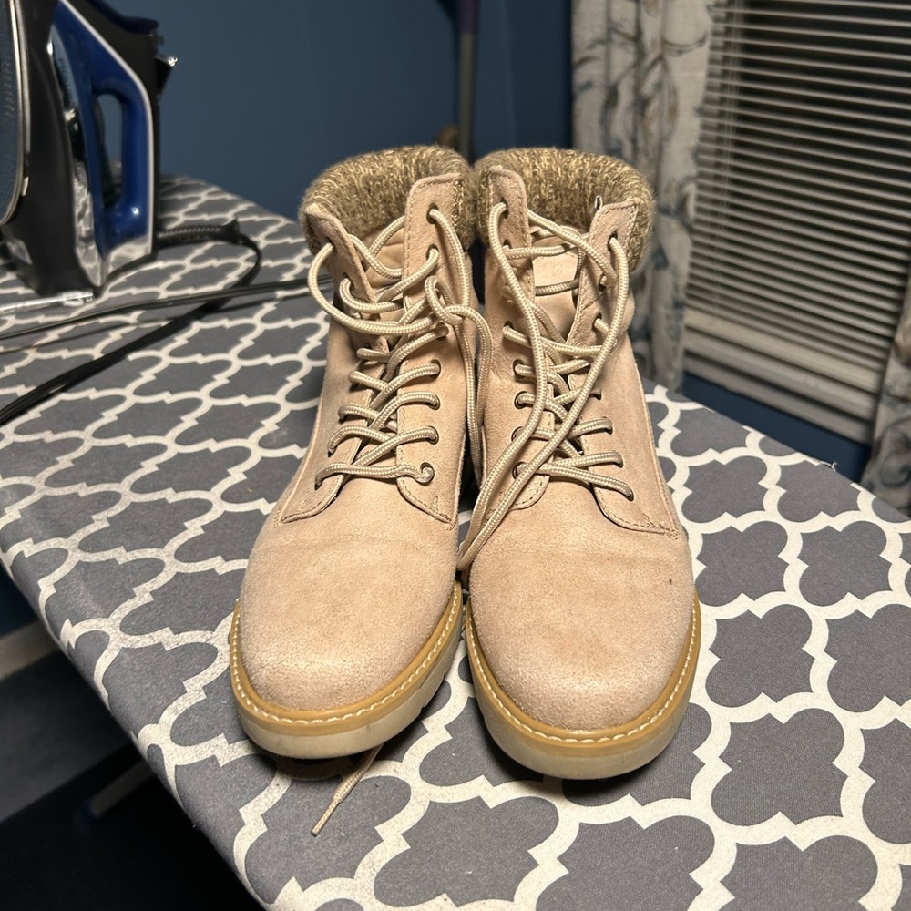 Women’s boots